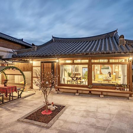 And Spring Ξενοδοχείο Jeonju Εξωτερικό φωτογραφία