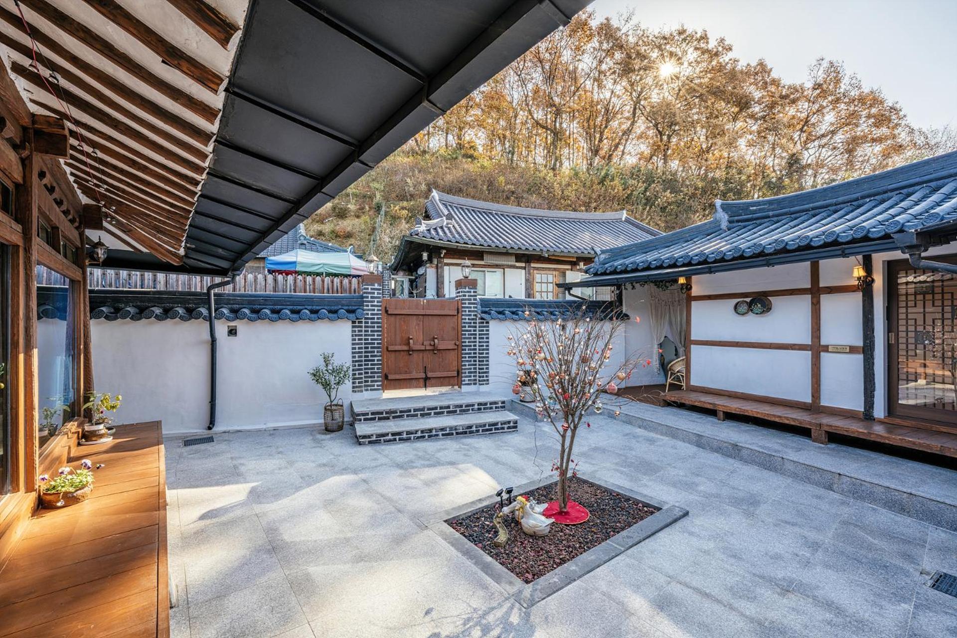 And Spring Ξενοδοχείο Jeonju Εξωτερικό φωτογραφία